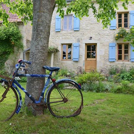 Le Vieux Velo Bed and Breakfast Chaptuzat Eksteriør billede