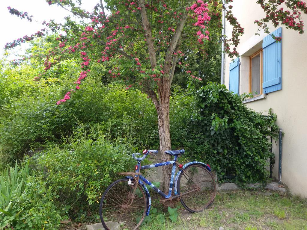 Le Vieux Velo Bed and Breakfast Chaptuzat Eksteriør billede