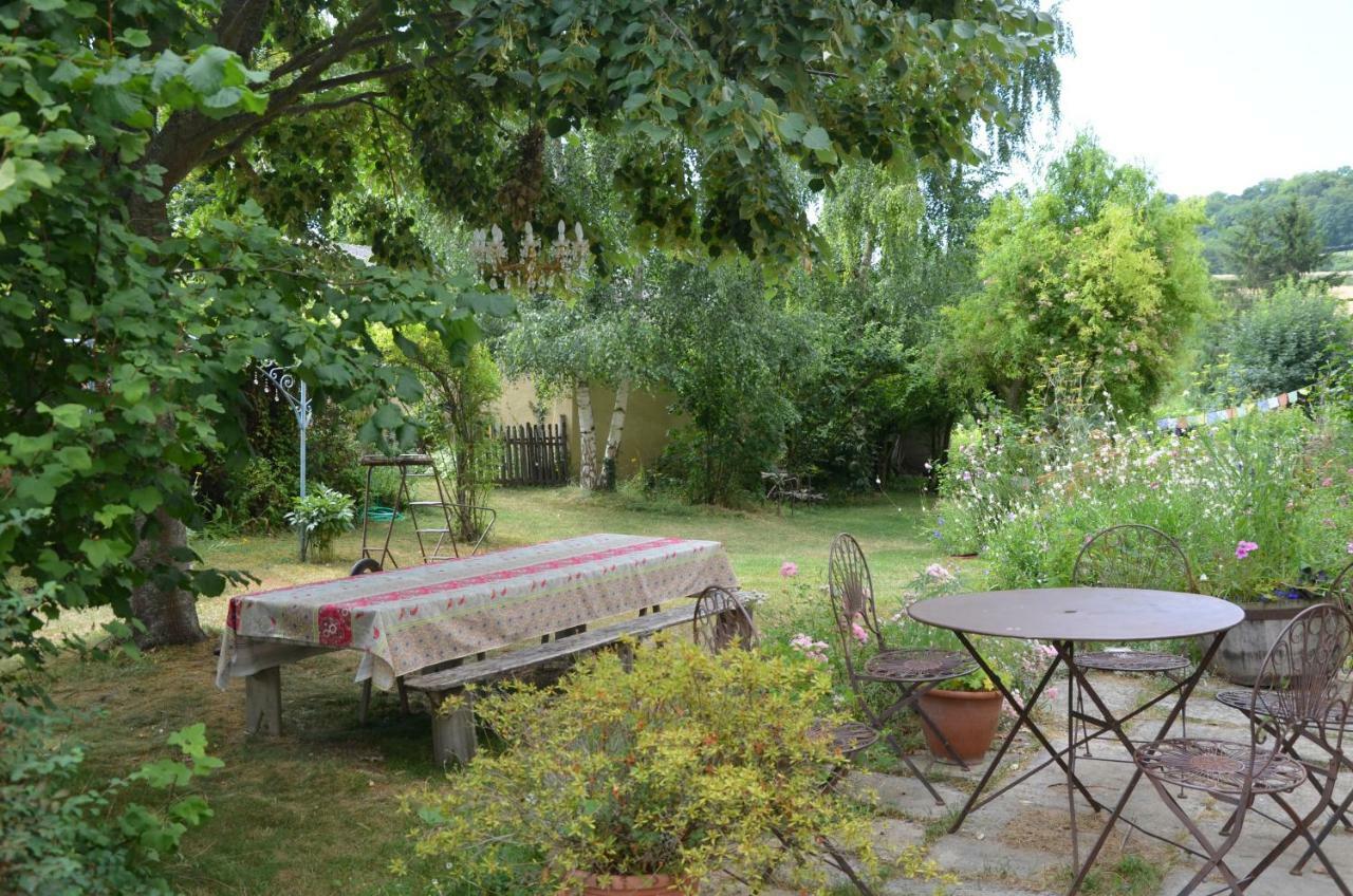 Le Vieux Velo Bed and Breakfast Chaptuzat Eksteriør billede